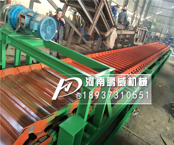 800寬板式輸送機河北鑄件廠現(xiàn)場安裝