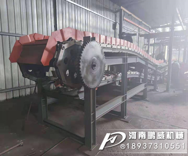 1000寬鱗板喂料機輝縣廢鋼廠安裝現場