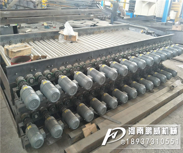 寬度1420mm顆粒物料圓輥篩篩分現場