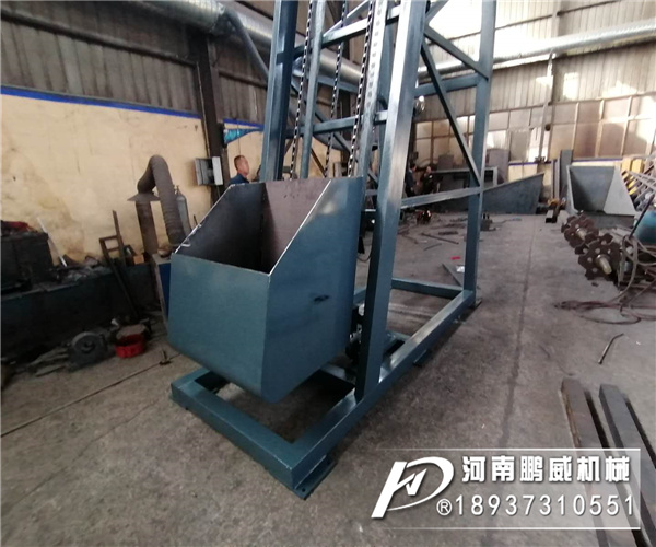 鏈條式自動翻斗提升機外形結構圖紙